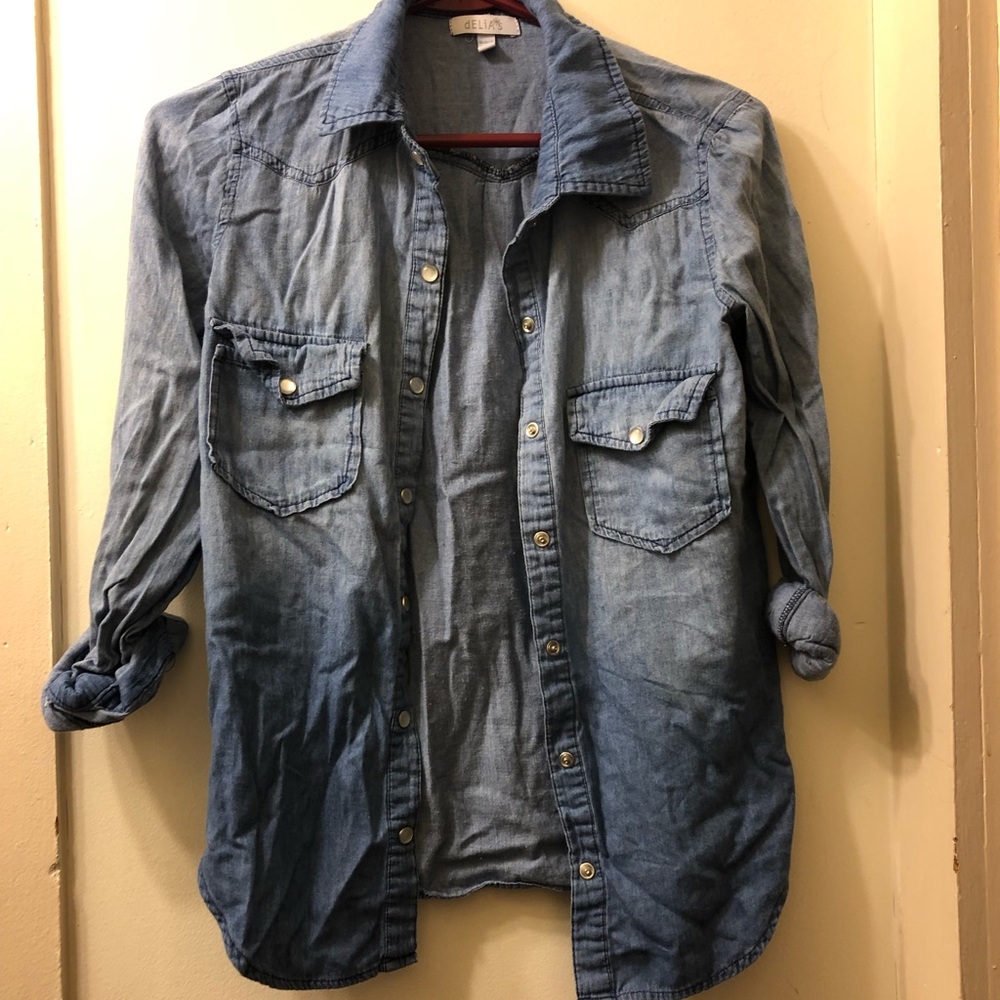 Delia’s buttonup